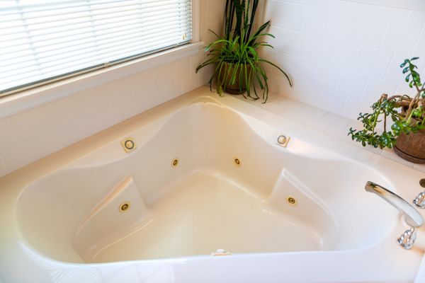 Cost of Soaking Tub Installation in Navarre