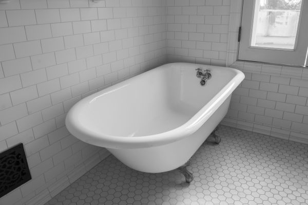 Cost of Cast Iron Tub Installation in Navarre